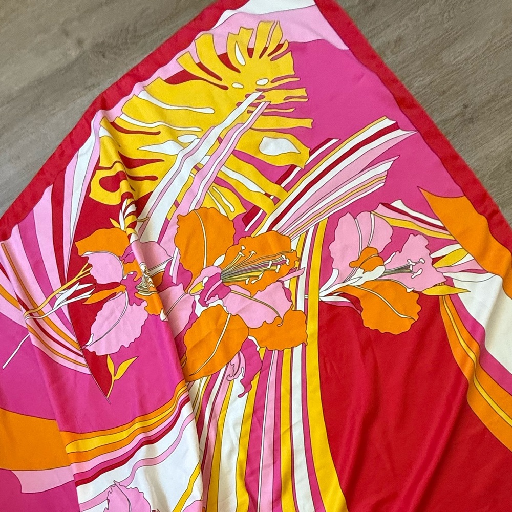 Guarisco Italy Floral Scarf - Picture 5 of 7